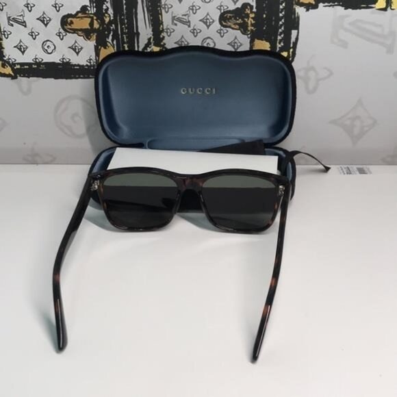 ✨ Brand New Gucci GG0746S 003 Sunglasses – Dark Havana with Green Lenses ✨ - Picture 10 of 12
